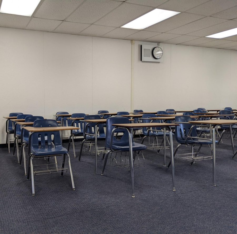 Picture of room 10, one of the classrooms where most college classes occur.