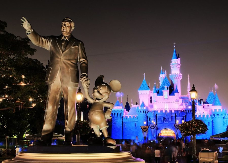 The+Partners+statue+in+front+of+the+iconic+DIsneyland+castle.+Photo+taken+by+Joe+Penniston+on+flickr.