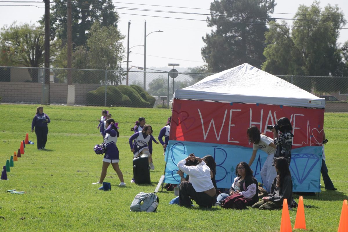 Behind the scenes, the busiest time is before the event starts, and everyone is preparing to either enjoy the house competition or get ready to cheer their team on. We got cheerleaders preparing for their performance, and there were audiences who were finding places to sit.