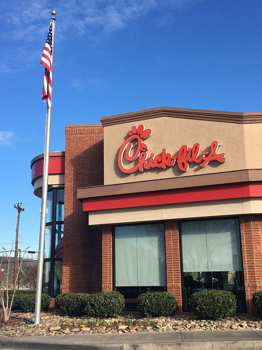 Chick-Fil-A location in Morristown, Tennessee in 2019. https://commons.wikimedia.org/wiki/File:Chick-fil-A.jpg
