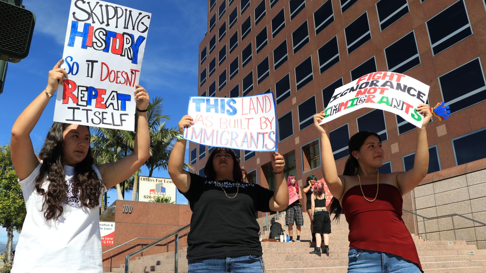 ‘We Like Our Ice Crushed:’ Students Protest Against ICE